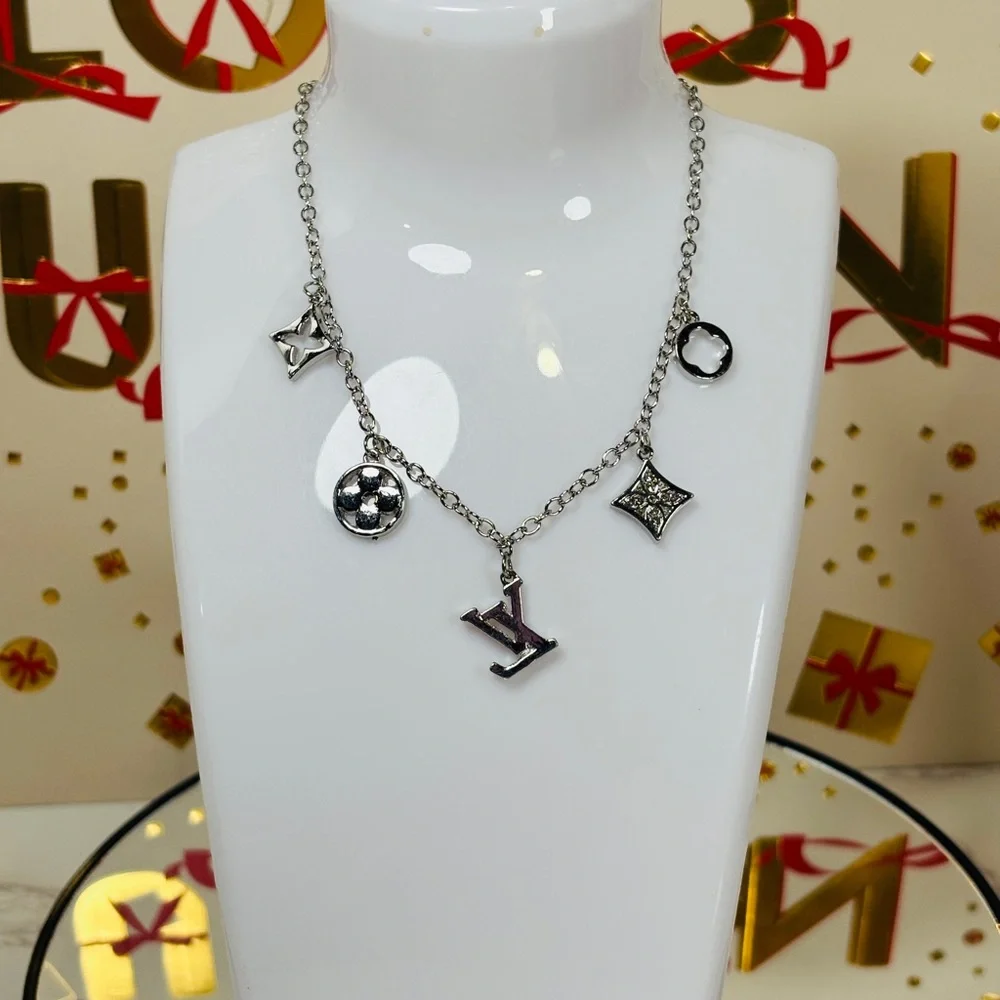 A-1FN-18: NECKLACE: Silver Chain Necklace w/Charms, NWOT